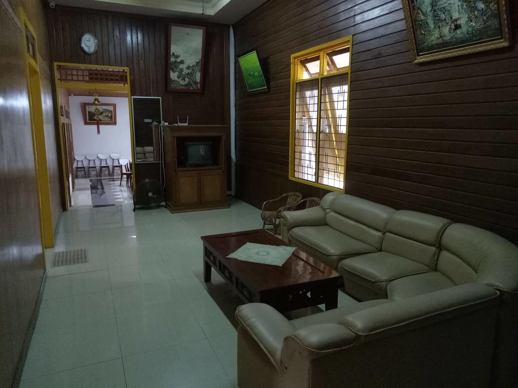 โรงแรมวิสมามูเทียรา ปาดัง ภายนอก รูปภาพ